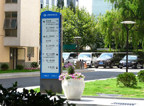 晋江哪些因素影响宣传栏的制作？